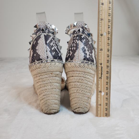 Steve Madden Heels 7.5 Espadrille Wedges Snakeskin Python Studded Spikes Ankle - Picture 8 of 13